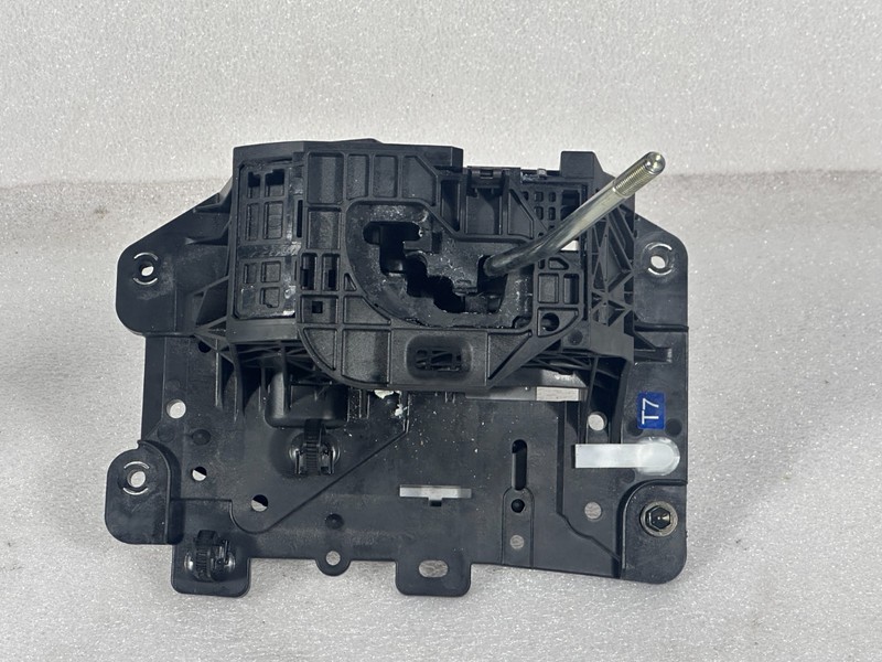 2015-2019 LEXUS RC300 RC350 TRANSMISSION SHIFT SHIFTER GEAR SELECTOR LEVER OEM