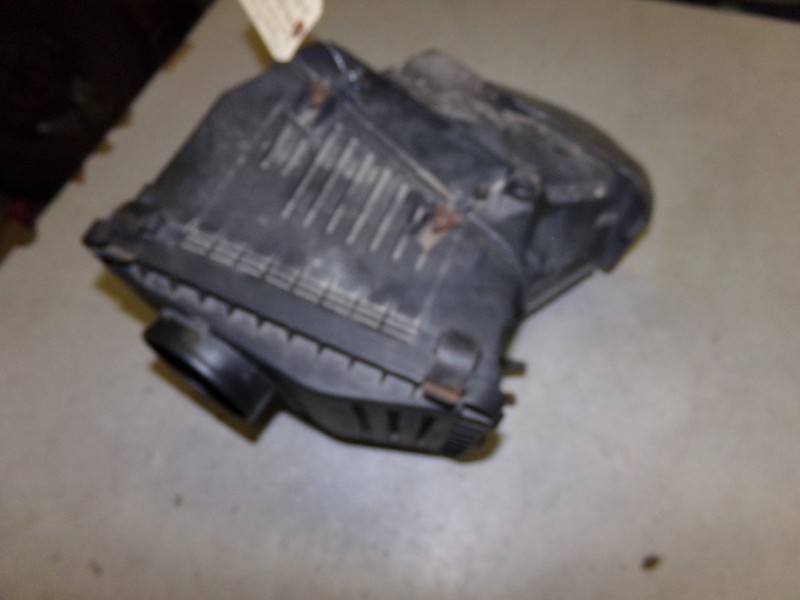 2005 Pontiac Grand Prix Inner Filter Box PA6-CFGTM)40 382943 *FREE SHIPPING*