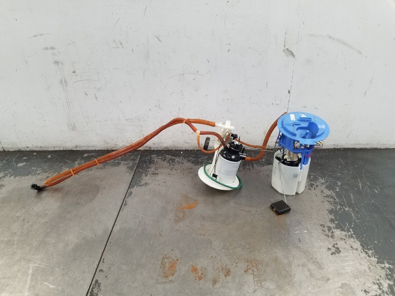 2014 Mercedes AMG E 63 S Fuel Pump / Sending Unit #9590 Q3