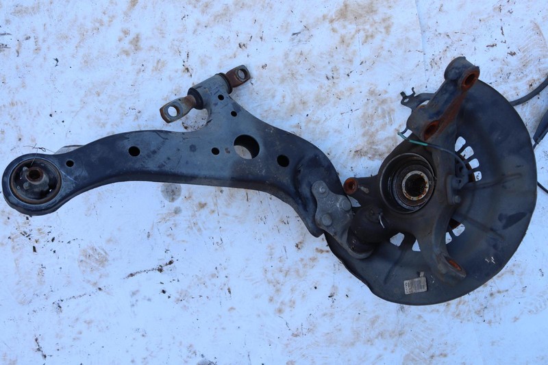 2013-2018 LEXUS ES300H FRONT PASSENGER SPINDLE KNUCKLE WHEEL HUB W/ ARM OEM
