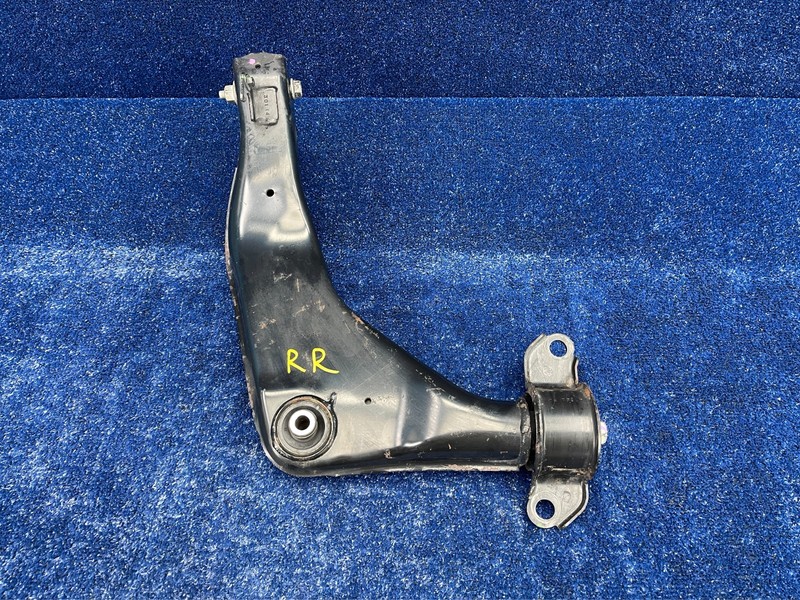 2010–2015 Chevrolet Camaro Rear Right Upper Control Arm OEM 23110246