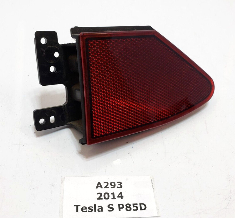 ✅ 12-16 OEM Tesla Model S Rear Right Passenger Tail Light Charge Port Reflector