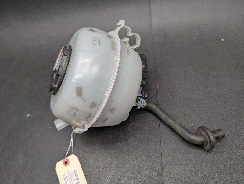 Radiator Coolant Reservoir 2019 Audi A7 4K0121405N 2020 2021