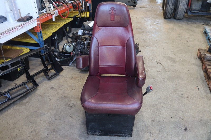 2012 12 KENWORTH T800 FRONT RIGHT PASSENGER SIDE SEAT LEATHER OEM