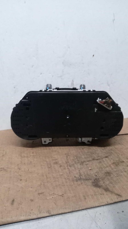 2018 Kia Sorento Speedometer Gauge OEM Black 124K Miles NJ25-18005-450739
