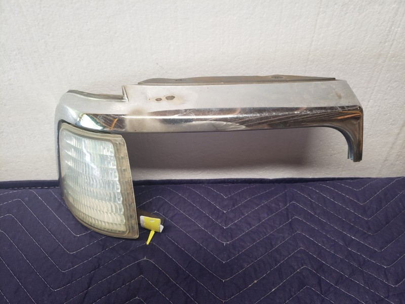 Right Front Lamp with bezel FORD PICKUP F150 Right 92 93 94 95 96