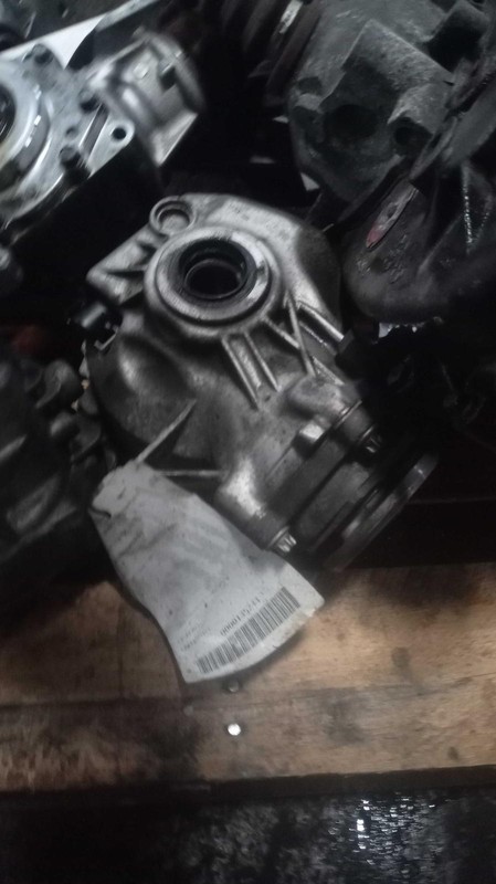 2009 Mercedes-Benz C-Class Differential Carrier Assembly 4WD OEM 177k Miles