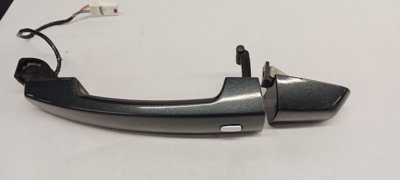 18-'19 CHEVROLET EQUINOX exterior front Door Handle w/o chrome OEM Grade A!
