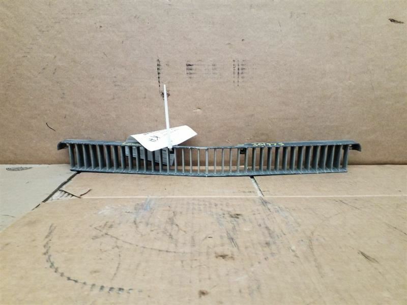 Grille Lower Argent Fits 77-79 LINCOLN & TOWN CAR 243122