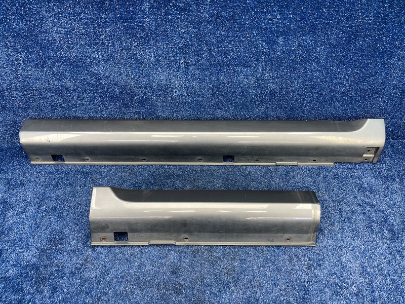 2003-2006 Kia Sorento Passenger Right Side Sill Garnish Set Front & Rear OEM
