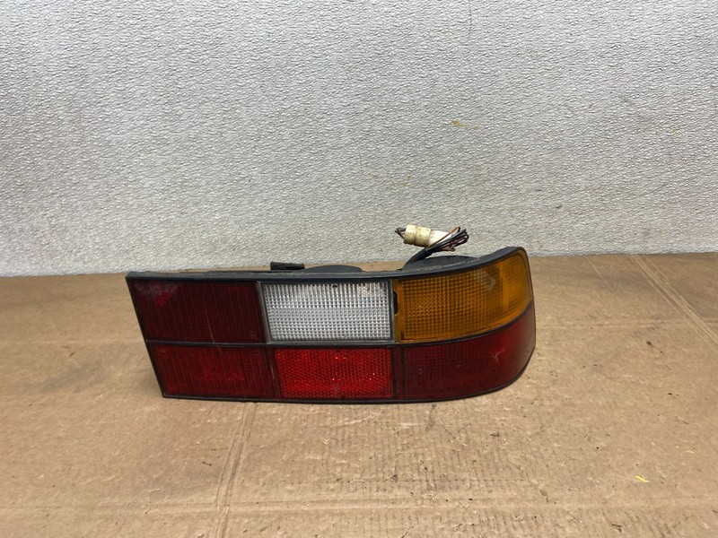 1985 to 1991 Porsche 944 968 Right Passenger RH Tail Light Oem Y5832 DG
