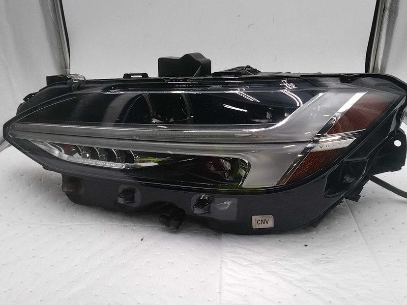 2018 VOLVO S90 Left Headlight Assembly Blue OEM 676098 97K Miles