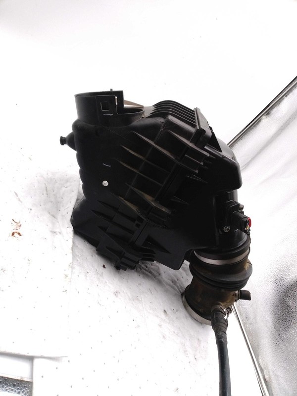 2012 Ford Fusion OEM Air Cleaner Assembly 2.5L Silver Used 84000 Miles