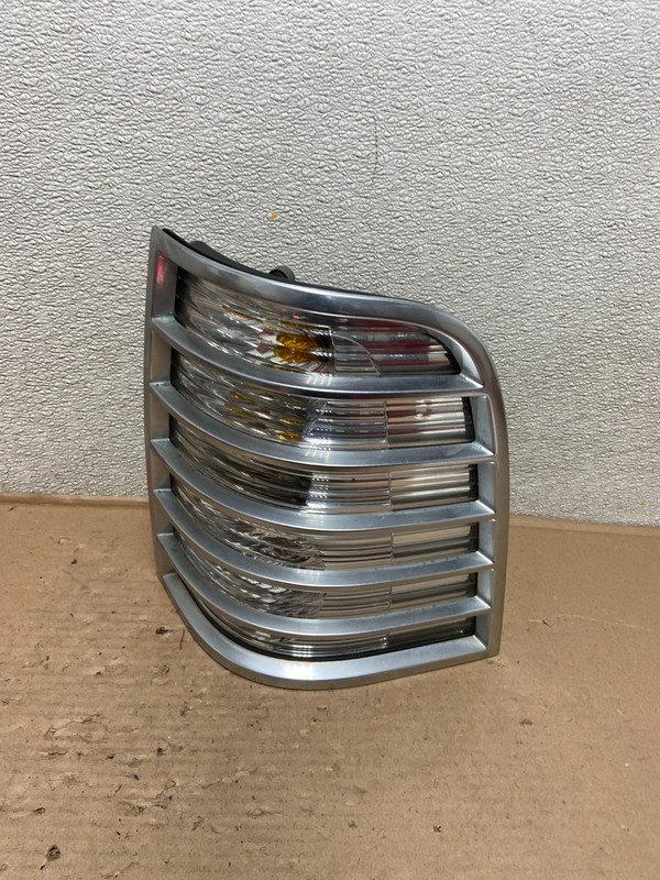 2006 - 2010 Mercury Mountaineer Right Side Tail Light OEM AB0156 LK