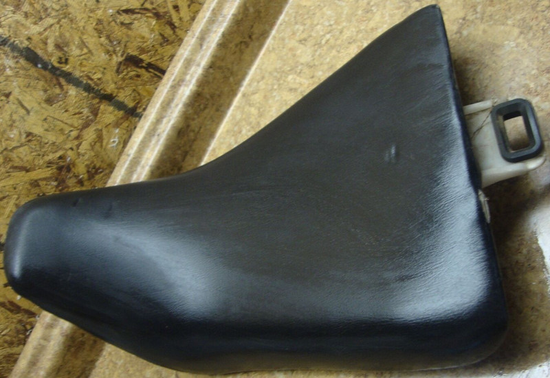 1992 Yamaha FZR600 FZR 600 R FZR600R Front Seat Saddle 92