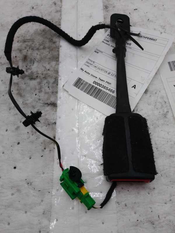 2017 Jeep Renegade Green OEM Seat Belt 4DR - Used, 83K Miles, Warranty