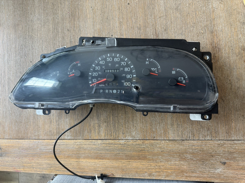 1999-01 FORD VAN E250 Speedometer YC2F-10848-AA MILES 309,533 Gauge Cluster