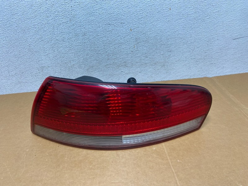2001-2006 Chrysler Sebring Convertible Right Side Tail Light OEM AD8906 DW