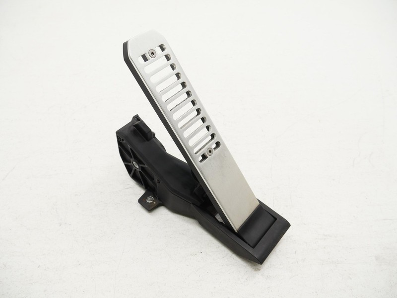 Used Gas Accelerator Pedal Throttle Pad 2016-2021 Mclaren 570GT 11CA002CP OEM