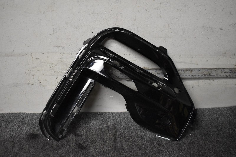 BMW X5 FOG LIGHT COVER RIGHT SIDE FACTORY OEM