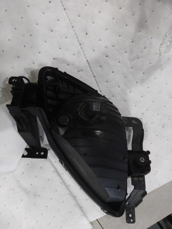 2012 Hyundai Elantra Right Fog Light Assembly Blue OEM 696896 130k Miles