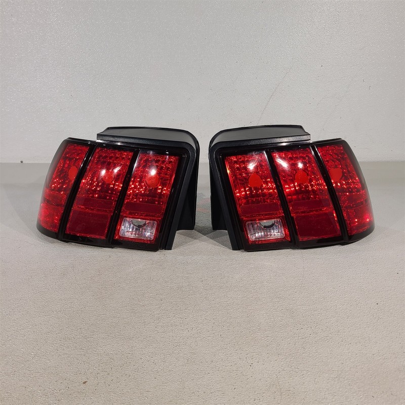 99-04 Ford Mustang Taillights Tail Light Set Pair Lh Rh Aa7440