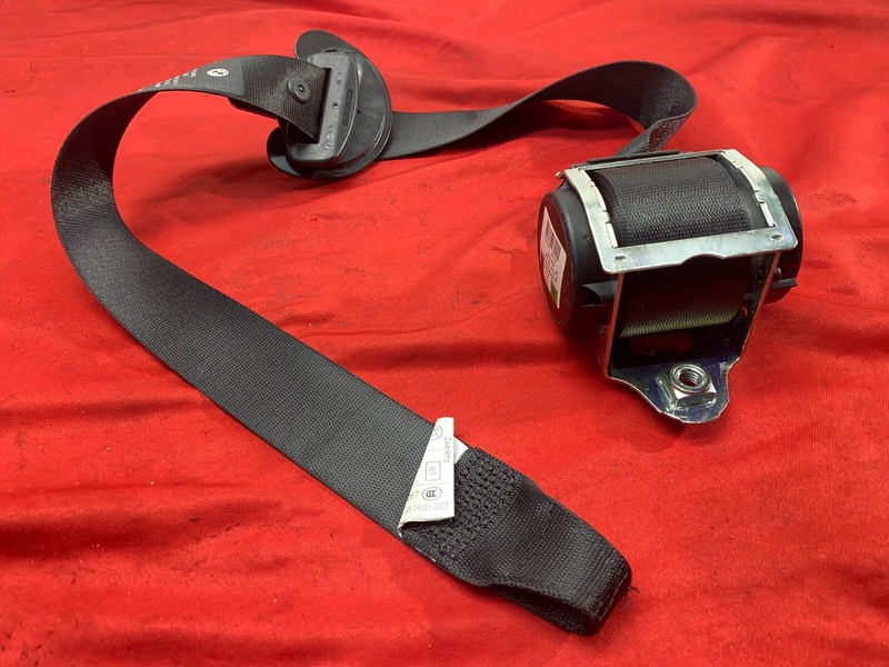 04-10 BMW E63 645 650 M6 Coupe Right Passenger Upper Seatbelt Retractor OEM✅