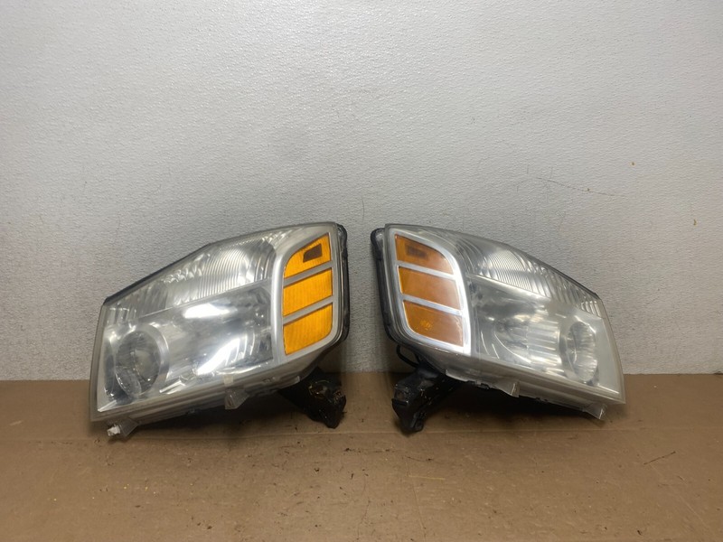 2004 to 2007 Nissan Armada Left+Right Side Set Headlights Oem M4135 DW