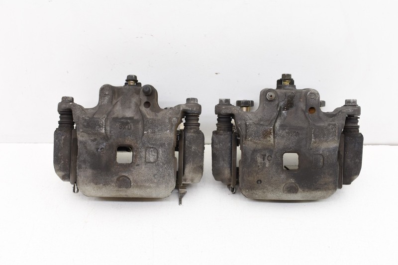 03-05 Nissan 350z Z33 Front Brake Calipers PAIR Left & Right SET OEM KW57