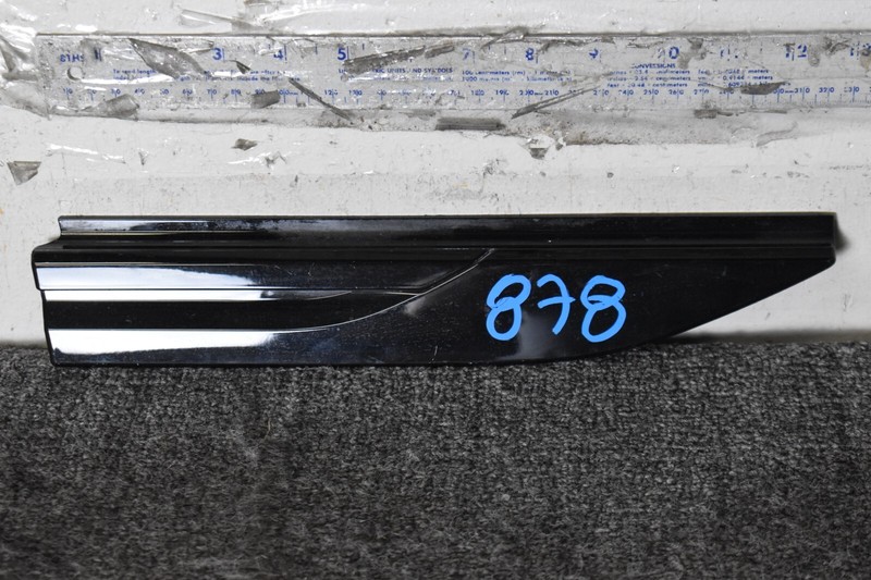 2019 LAND ROVER VELAR FRONT RIGHT WING STRIP TRIM J8A2-280B10-CE