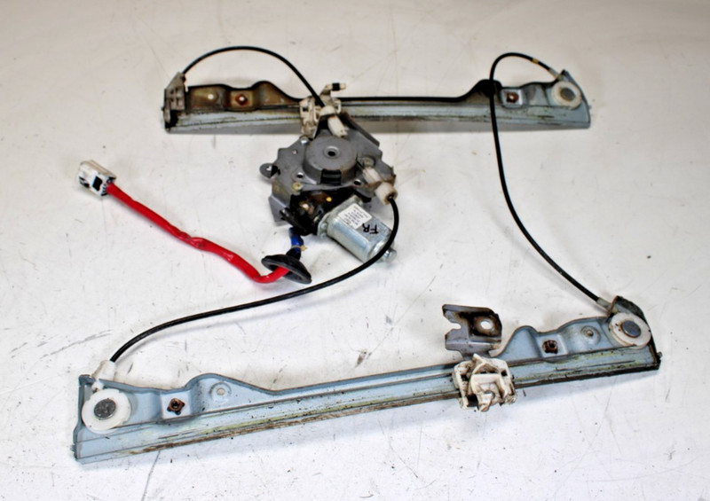 03-08 INFINITI FX35Series Front Passenger Door Window Regulator OEM 80720CL70B