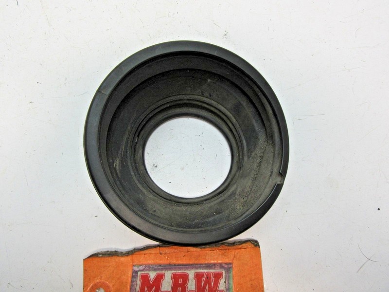 FITS SCION XB RUBBER GASKET TO FUEL FILLER TUBE GAS CAP QUARTER PANEL 7729112220