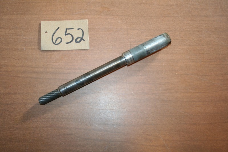 1983 Honda XL 250R XL250R Front Axle Shaft 83