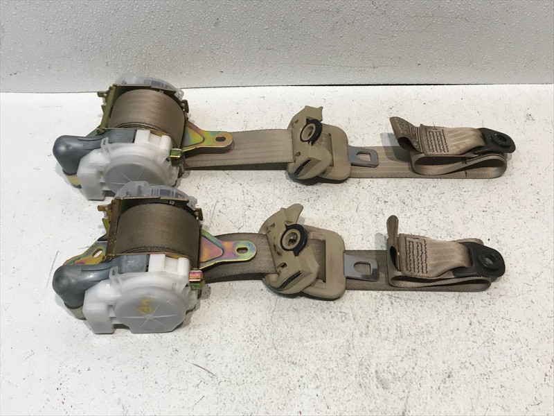 01-06 LEXUS LS430 OEM FRONT LEFT RIGHT SEAT BELT RETRACTOR BUCKLE LK04 PAIR