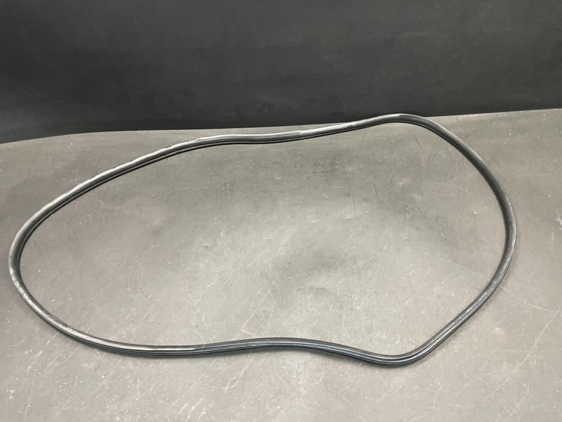 Front Right Door Body Weatherstrip 2019 Honda Pilot 72315-TG7-A01 2016 - 2021