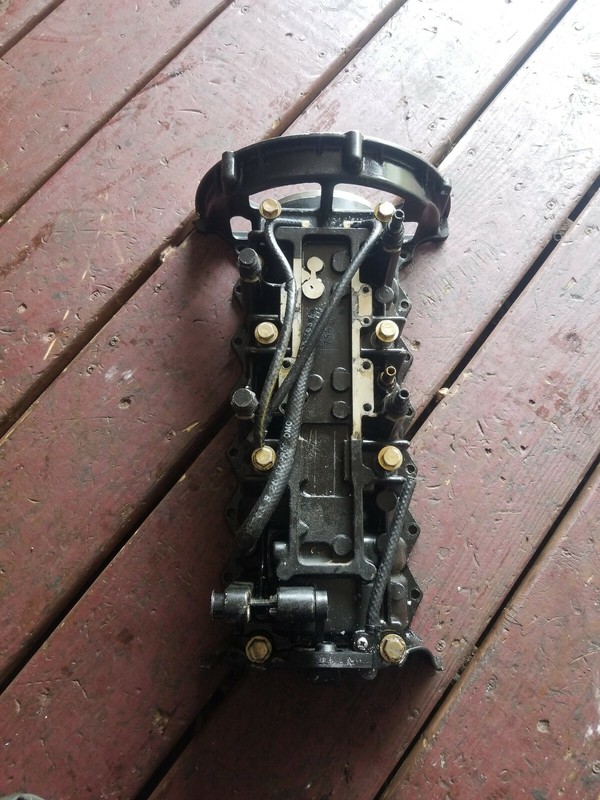 1998 Evinrude ficht 175hp Crankcase Top 344809