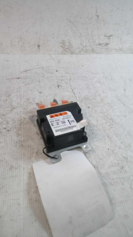 Used Air Bag Module fits: 2024 Nissan Frontier Air Bag under console ID 98581-9B