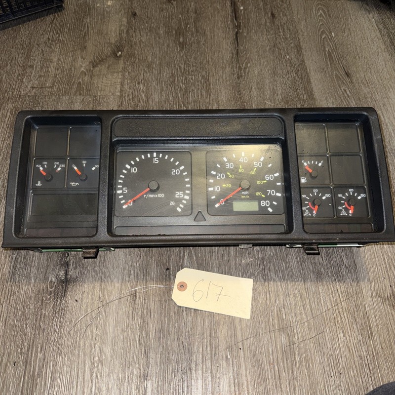 VOLVO VNLCLUSTER5 Connectors P/N 20461852 P01See On Pictures