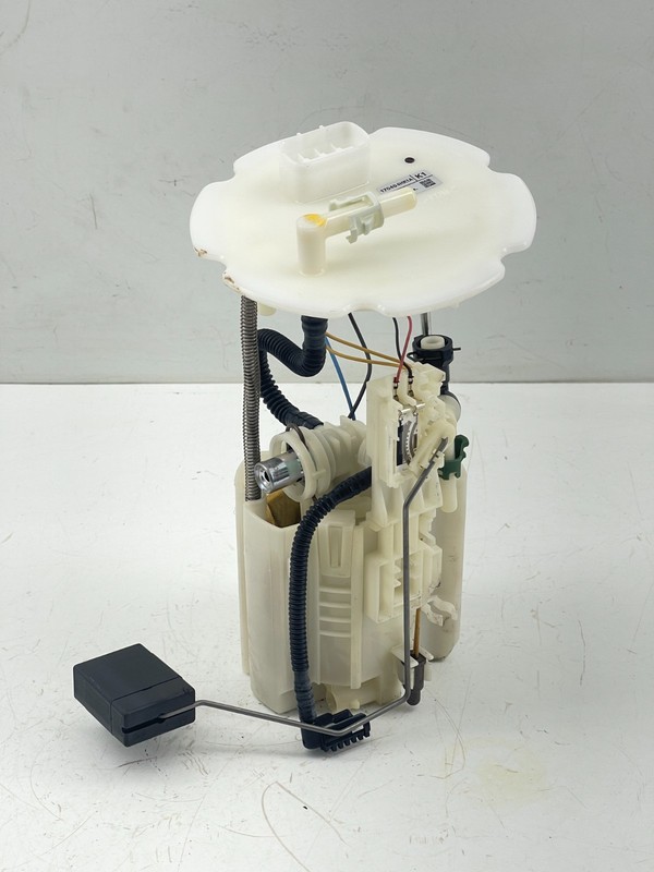 18–20 INFINITI Q50 L Fuel Pump Assy OEM 55K