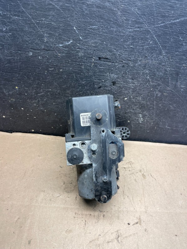 2003 - 2005 Land Rover Range Rover ABS Anti Lock Brake Pump Module S8259 DG