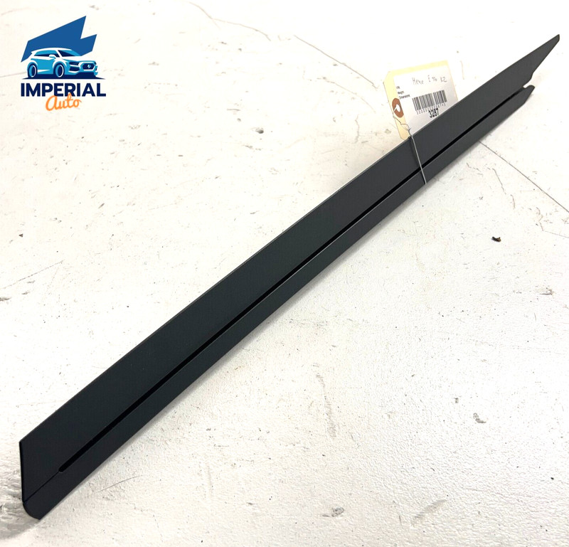 2010 - 2013 MERCEDES W212 E350 RIGHT PASSENGER SIDE SUNSHADE GUIDE RAIL TRIM OEM