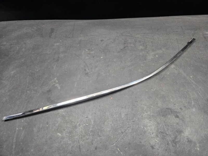 Front Right Door Reveal Molding 2021 Toyota RAV4 75071-0R010 2019 2020 - 2025 X