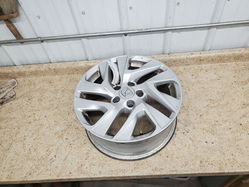 Wheel 17x7 Alloy Twisted Spoke Argent Fits 15-16 CR-V 307615