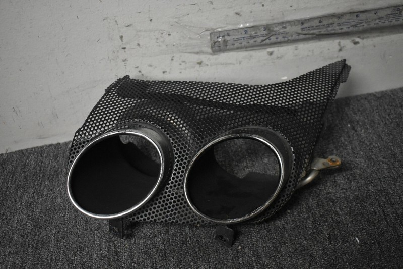 2017-2020 MASERATI LEVANTE SQ4 DUAL EXHAUST TIP FACTORY OEM