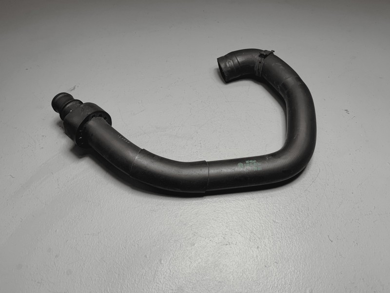 2018-2023 VOLKSWAGEN ATLAS RADIATOR LOWER COOLANT HOSE PIPE OEM