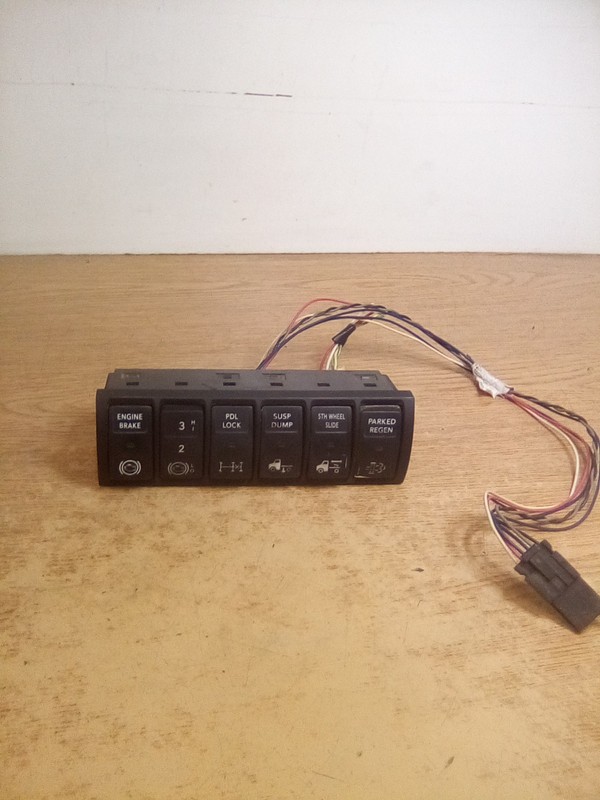 International LT 4057689C1 Switch Panel Cluster