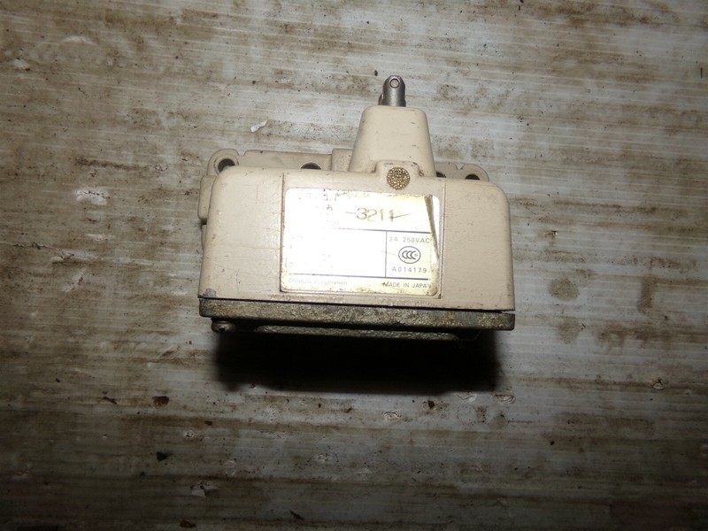 Omron VB Limit Switch 3211 A014179 *FREE SHIPPING*
