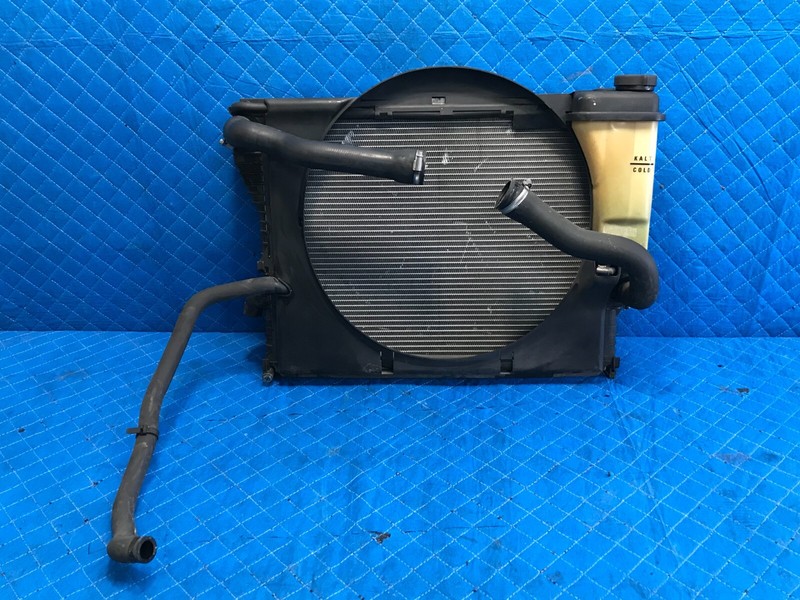 99-02 BMW Z3 E36 2.5L ENGINE COOLING RADIATOR W/ SHROUD 101k Miles