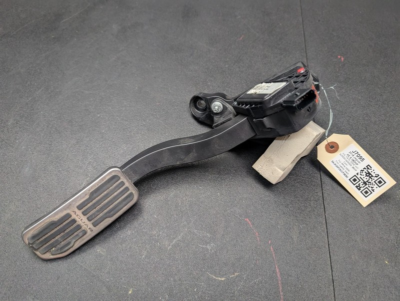 Gas Accelerator Pedal 2018 Jaguar XE S GX7M-9F836-AA 2019