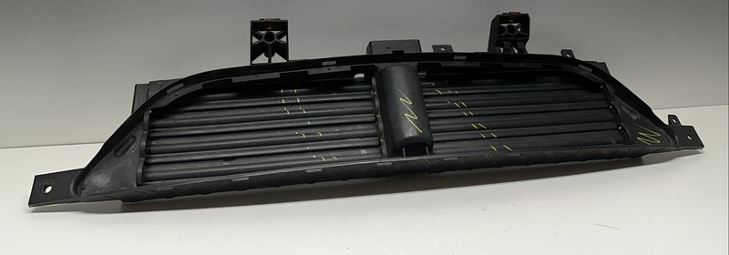68140950AE | 2013 - 2016 Dodge Dart Front Low Radiator Active Grille Shutter OEM